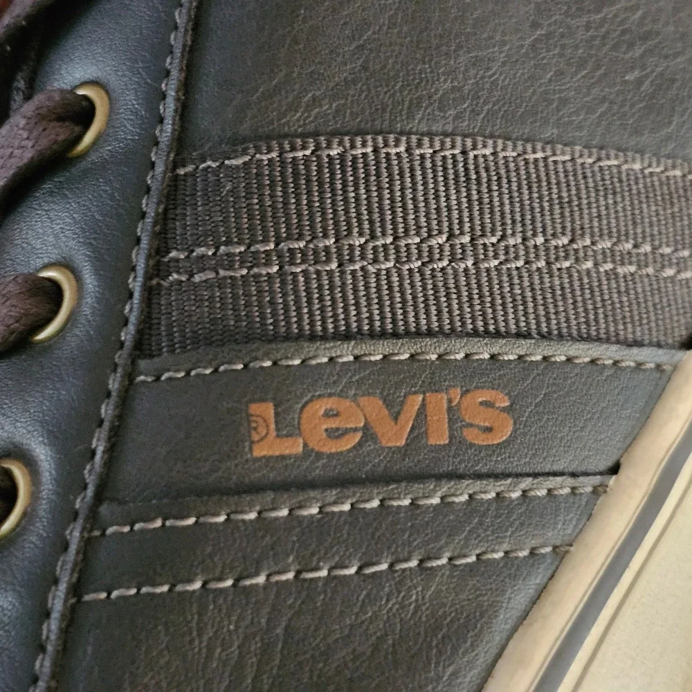 Levis Mens Turner Synthetic Leather Sneakers Charcoal Grey  518370K36 Size 13
